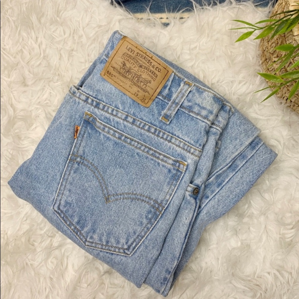 Levi’s Vintage High-waisted Mom Jeans 550